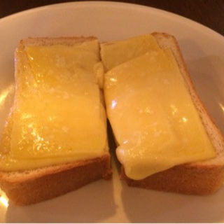 塩チーズトースト(パーラー江古田 （パーラーエコダ）)