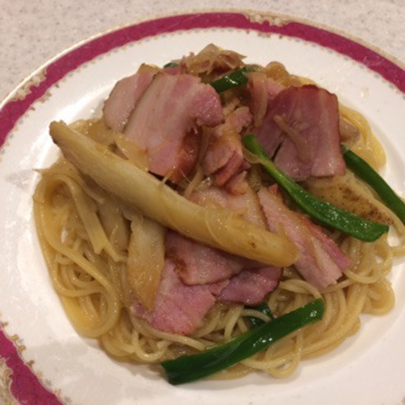 じゃがいもとベーコンのスパゲティ(ハシヤ)