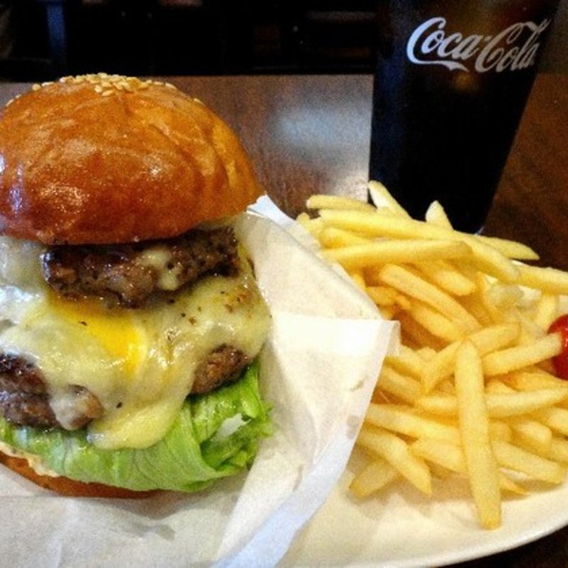 ダブルチーズバーガー(パスタイム)