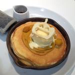 パンプキンチーズクリームのモンブラン窯出しハロウィンパンケーキ(バターグランデ アトレ恵比寿 （Butter GRAND）)