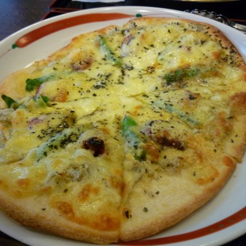 しらすとドライトマトの手作りピザ(バターノート （BUTTERNOTE）)