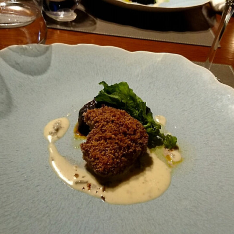 オーストラリア産熟成仔羊のオリーブパン粉焼き ゴルゴンゾーラソース(ハタケ青山 （HATAKE AOYAMA）)