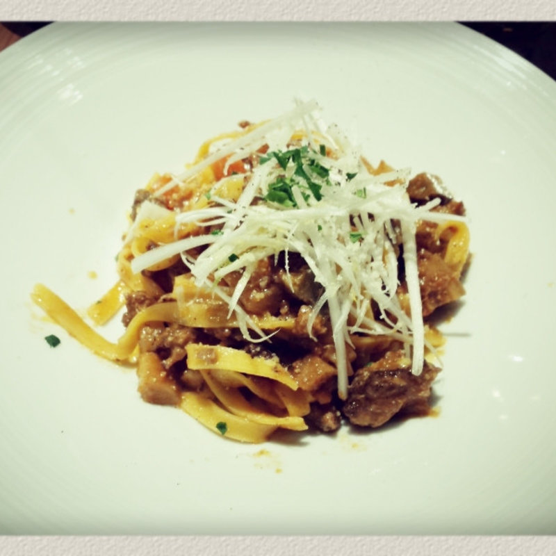 青森産鴨と根菜のﾗｸﾞｰｿｰｽのﾀﾘｱﾃｯﾚ　千寿ﾈｷﾞをのせて(ハタケ青山 （HATAKE AOYAMA）)