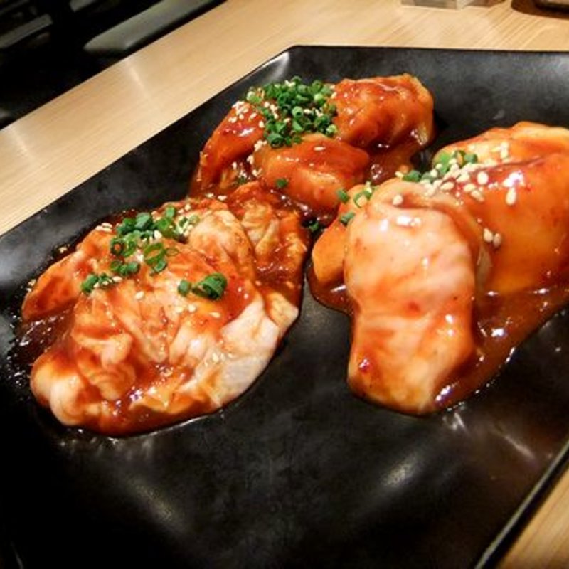 ホルモンの盛合せ(ハチハチ赤坂店)