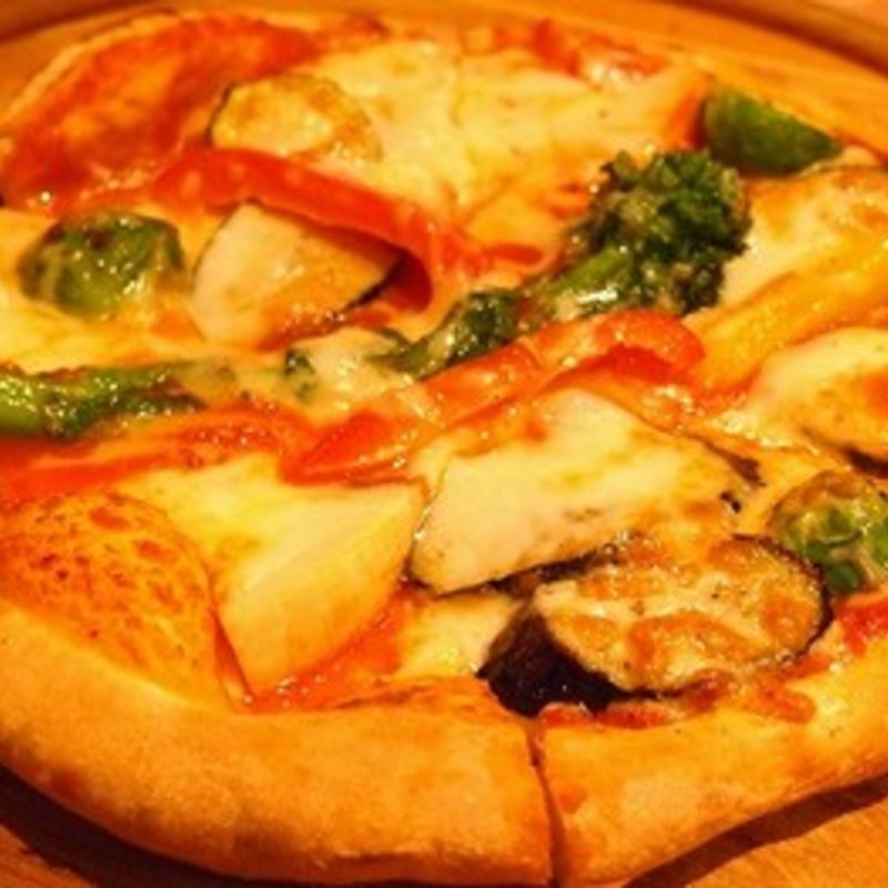 季節限定の野菜ピッツァ(バッカスのへそ )