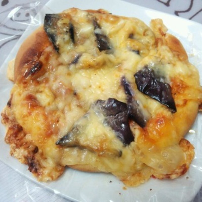 揚げ茄子のピッツァ(バックシュトゥーベ ツオップ （Backstube Zopf）)