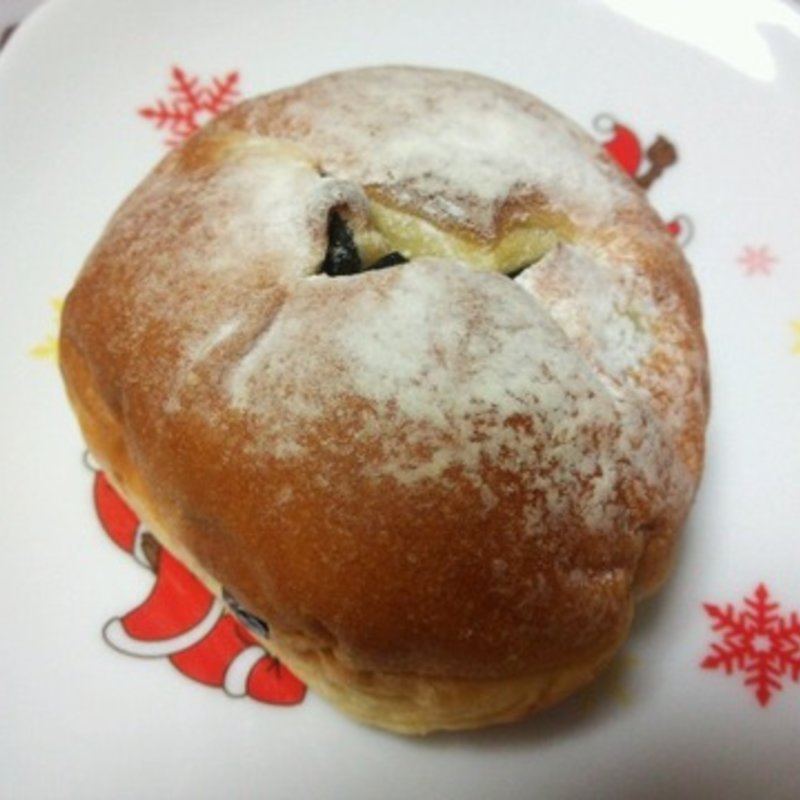 豆パン（黒豆）(バックシュトゥーベ ツオップ （Backstube Zopf）)