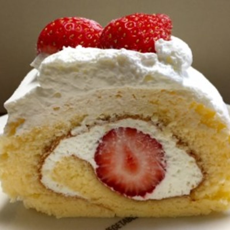 ロールケーキ(パティスリー トロワ エ キャトル )