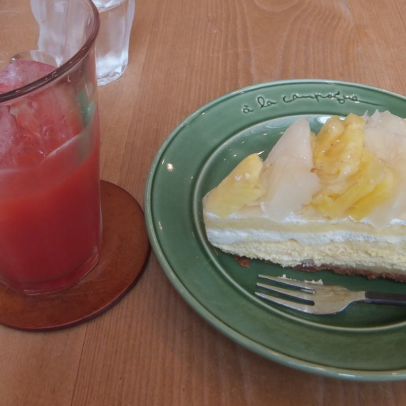 タルト・オ・アナナス・スペシャル(ア・ラ・カンパーニュ大塚店)