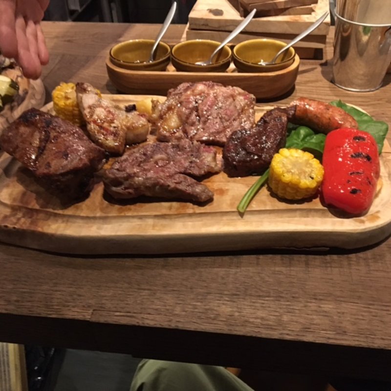 上質のお肉の盛り合わせ(ハナサキ ブッチャーズ ストア)