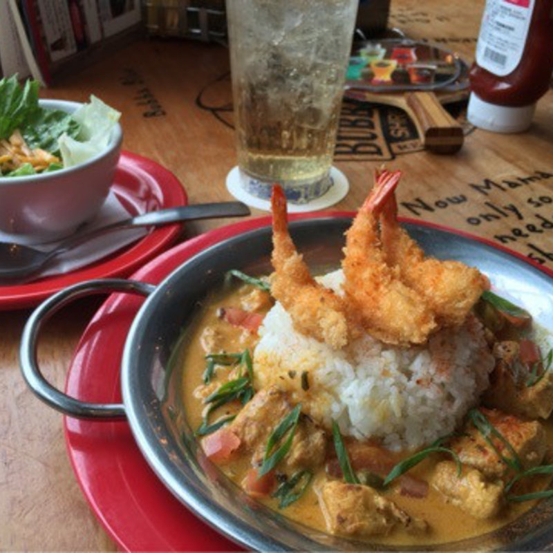 ココナッツチキンカレーとシュリンプトッピング&サラダ&フリードリンクのセット(ババ・ガンプ・シュリンプ 東京)