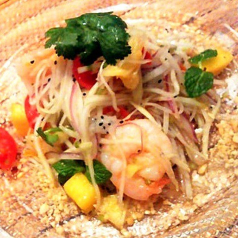 海老と青パパイヤとパクチーのサラダ(パラダイス ダイナシティ)