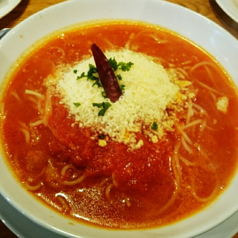 赤唐辛子とにんにくのトマトソース(はらっぱ)