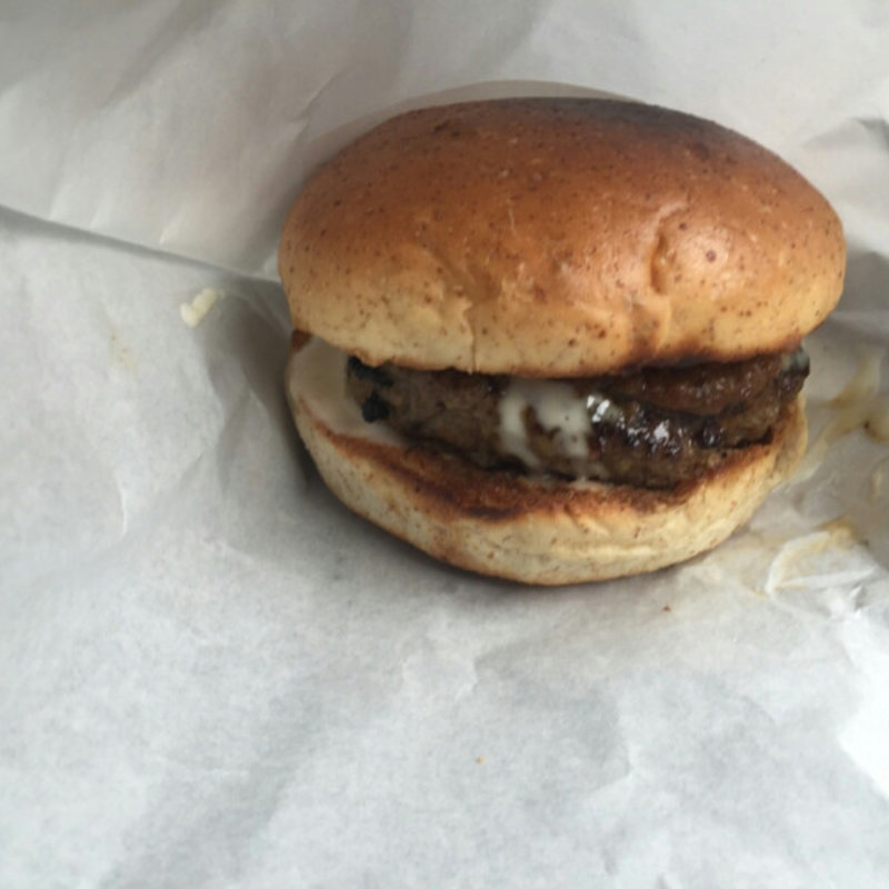 チーズバーガー(パリスバーガー)