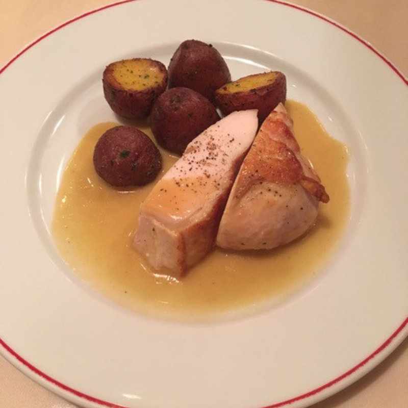 ＜オードブル＞＋＜メイン料理＞＋＜デザート＞＋＜プチコーヒー＞のコース(パリのワイン食堂)