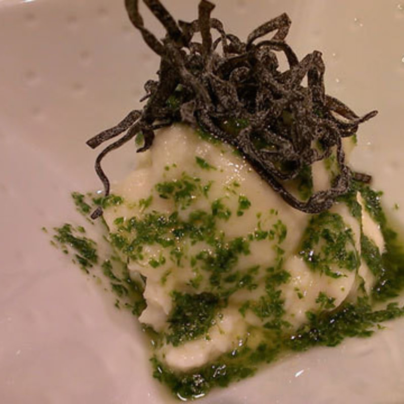 白いポテトサラダ(バル・ヤ リブリングランフロント大阪 （bar・ya Riblin）)