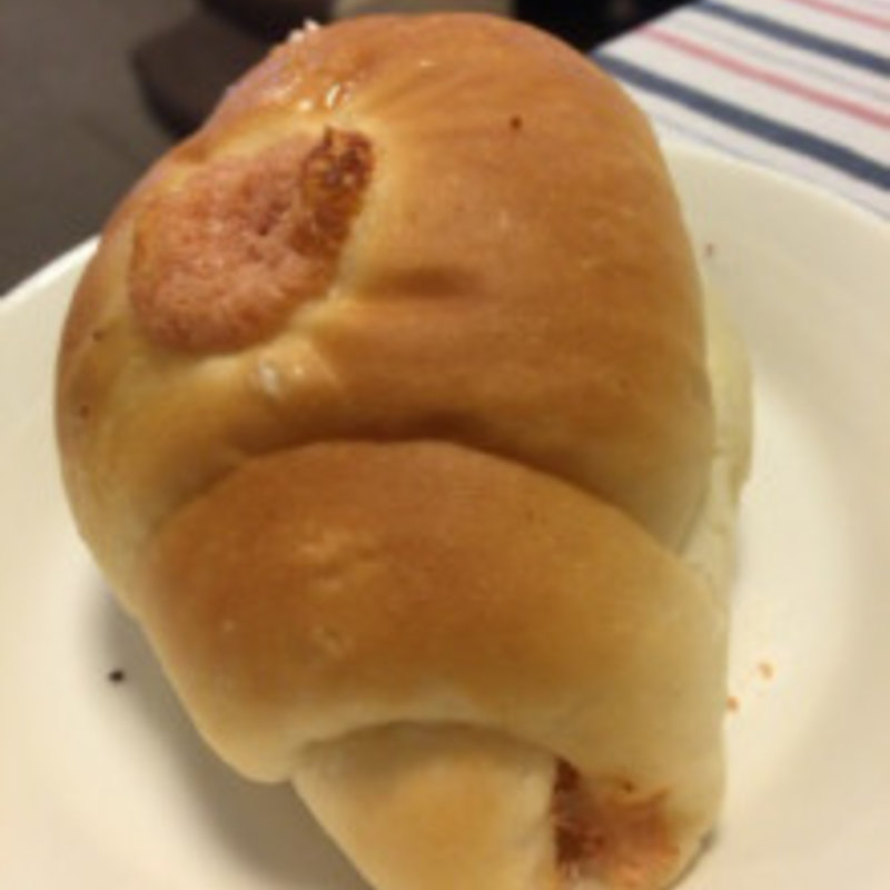 明太塩バターロール(石窯パン工房パルファン博多の森店)