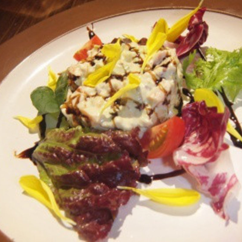 サーモンのアボカドのタルタル(ハルベルバル)