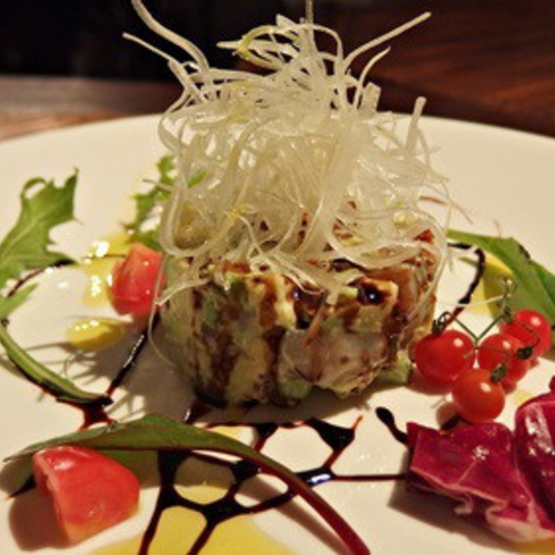 北海道産ホタテとアボガドのタルタル(ハルベルバル)