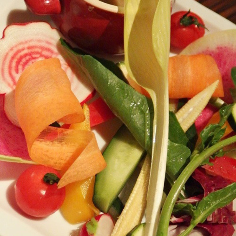 彩り野菜のバーニャカウダ(ハルベルバル)