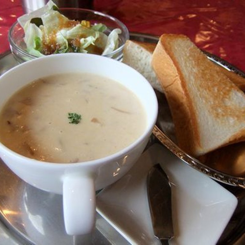 モーニングのクラムチャウダーセット(パン・ナガタ 本店)