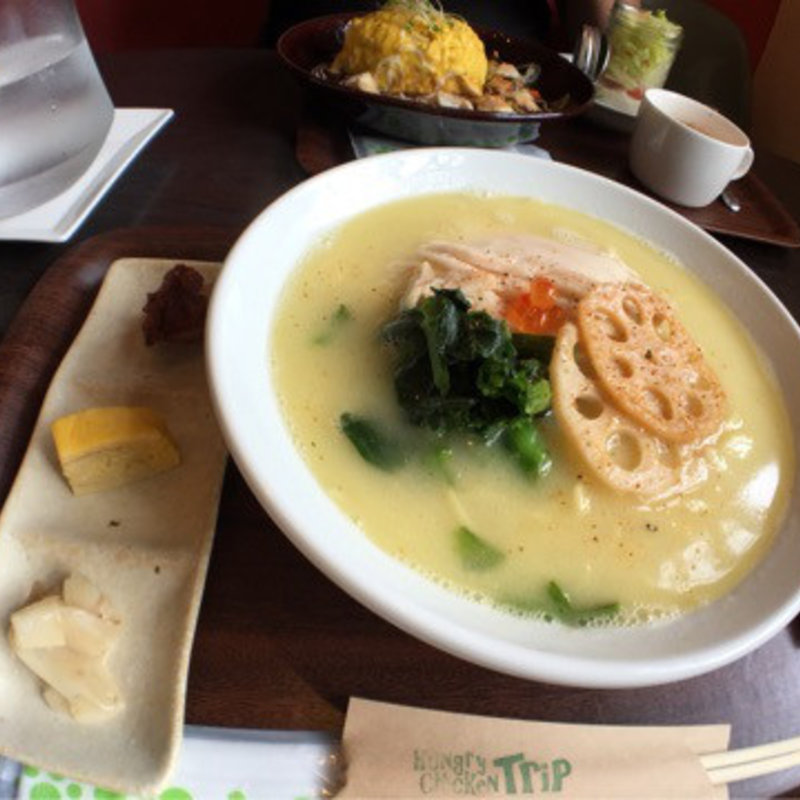 白湯スープラーメン(ハングリーチキントリップ )