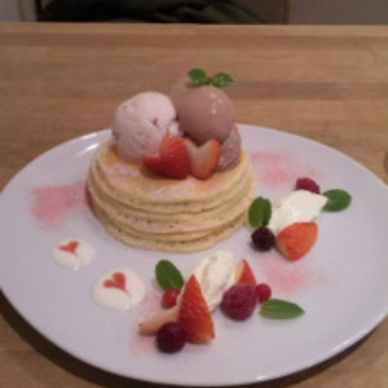 2月のパンケーキ苺とマスカルポーネのバレンタインパンケーキ(パンケーキママカフェ VoiVoi （ヴォイヴォイ）)