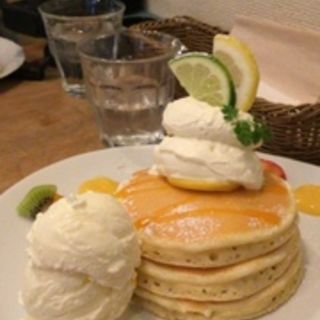 レモンカードとココナッツアイスのパンケーキ(パンケーキママカフェ VoiVoi （ヴォイヴォイ）)