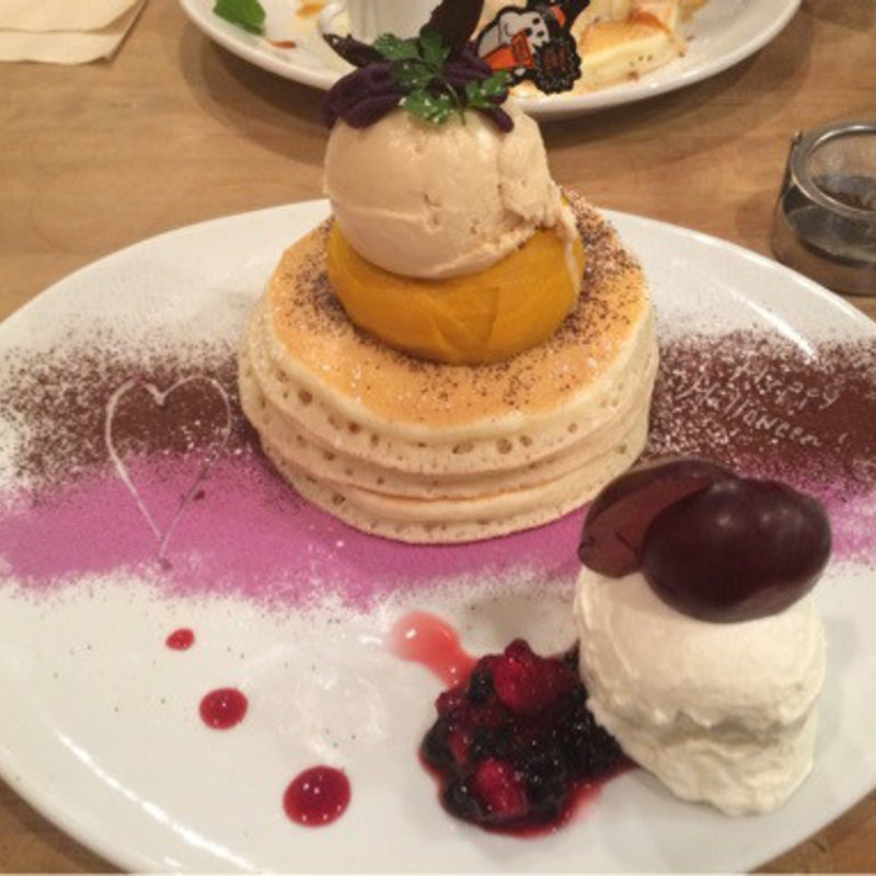 スイートパンプキンのハロウィンパンケーキ(パンケーキママカフェ VoiVoi)