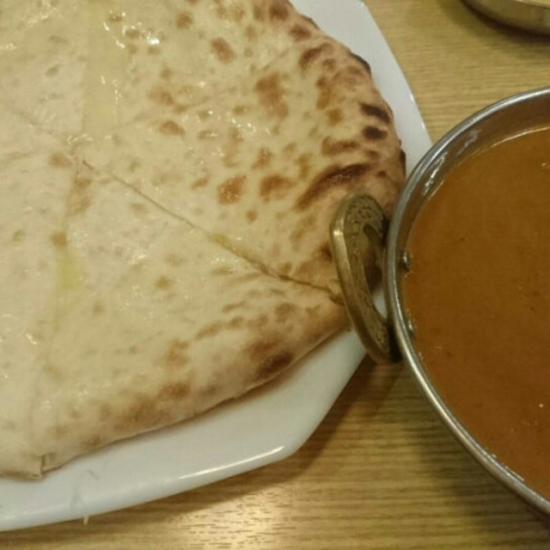 チーズナンとマトンカレー(バンダリキッチン)