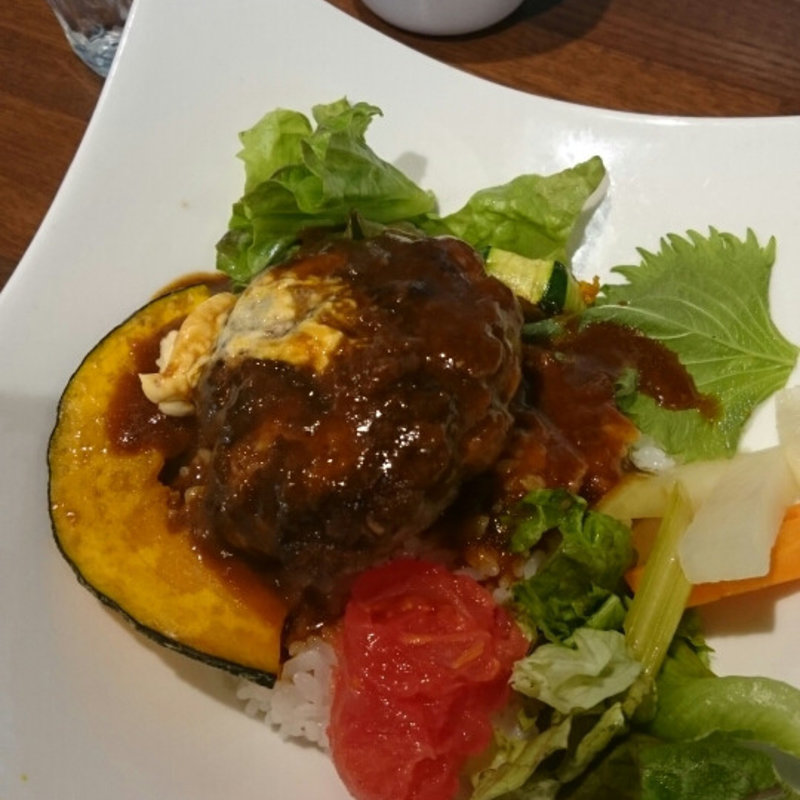 ハンバーグ丼(パンダ食堂)