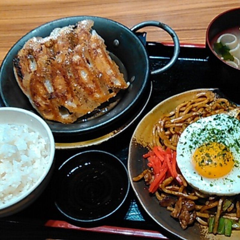 焼きそば＆餃子のセット(ばんぶう )
