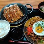 焼きそば＆餃子のセット(ばんぶう )
