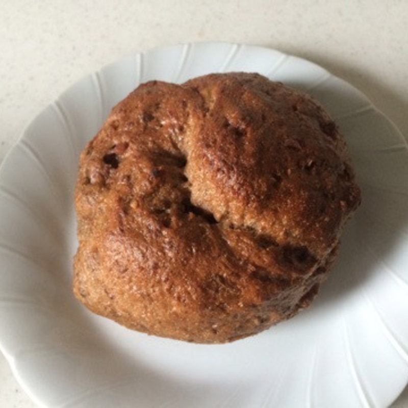 モラセスナッツベーグル(パン工房 ブランジェリーケン)