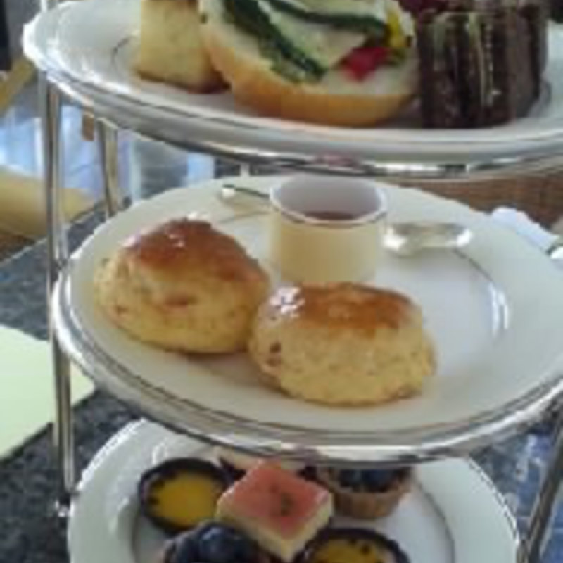 天空のアフタヌーン・ティー(ピーク ラウンジ)