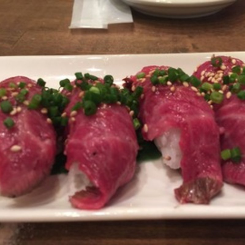 肉寿司(ビーフマン 薬院六ツ角店)