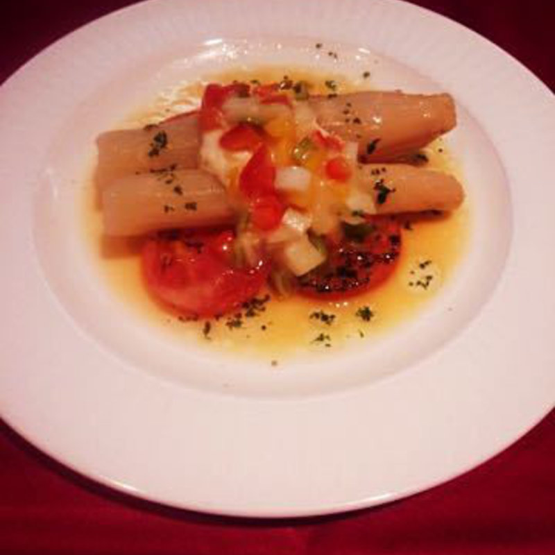 ナバーラ産アスパラガスサラダ(びいどろ銀座店)