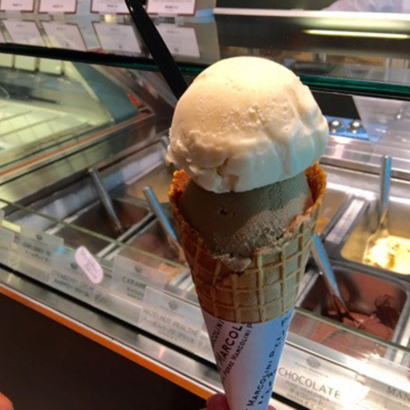 カフェオレの上に
バナナクリーム(ピエール マルコリーニ 名古屋)