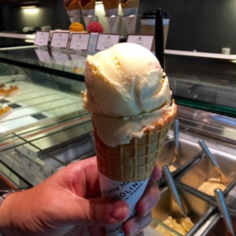 ルクティーの上に
ヘーゼルナッツ・プラリネ(ピエール マルコリーニ 名古屋)