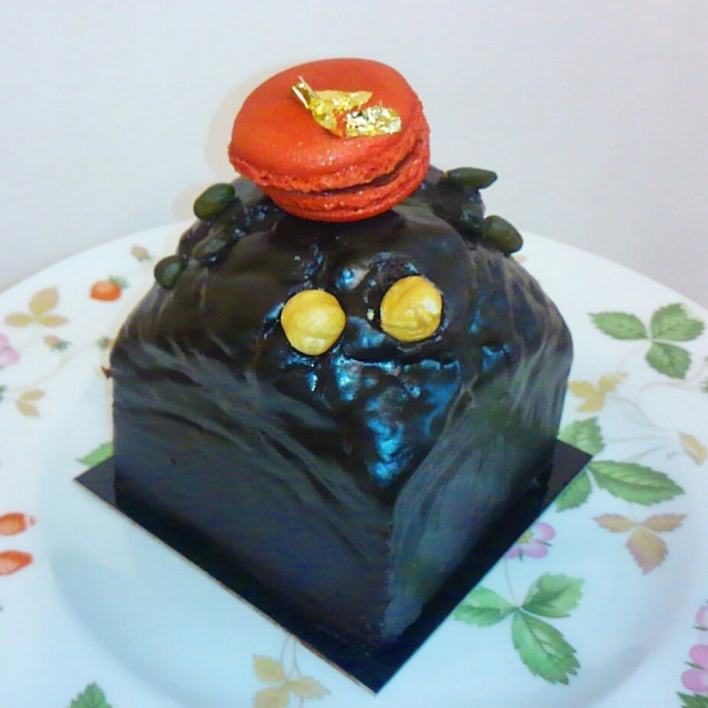 マカロンのチョコレートケーキ(ピエールマルコリーニ 新宿店)