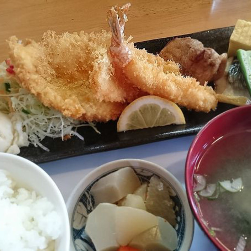 コンビ(MESI CAFE ピグレット)