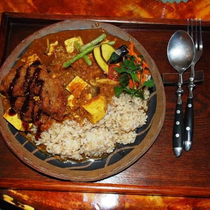 焼きドーフと野菜のみそカレー(ビジタ （Bejita）)