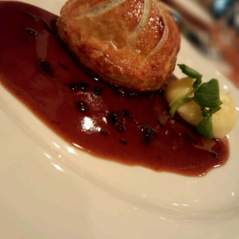 仏産シャラン鴨とフォアグラのパイ包み(コントワール タバタ)