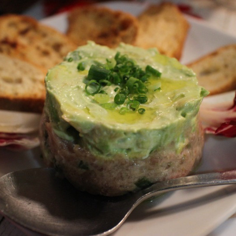 中トロとアボカドのタルタル(びすとろ UOKIN ボン・ポテ)