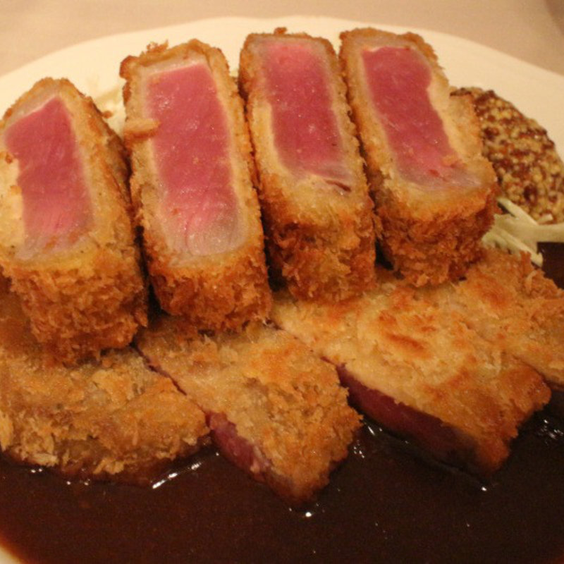 牛ロースのレアカツレツ 特性デミグラスソース(びすとろ UOKIN ボン・ポテ)