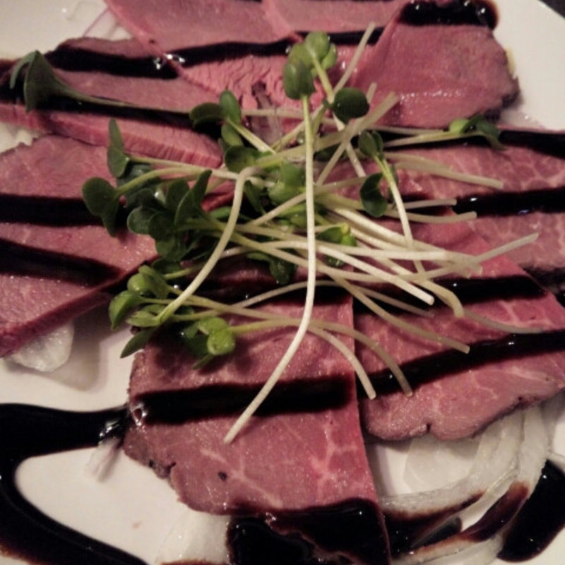 王道のローストビーフ　アズーロ風(ビストロ アズーロ＆ザ・バー （BISTRO AZZURRO & THE BAR）)