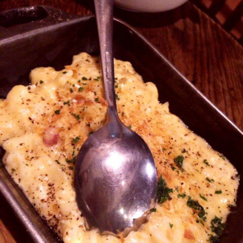 ショートパスタのカルボナーラ(ビストロ　アリゴ )