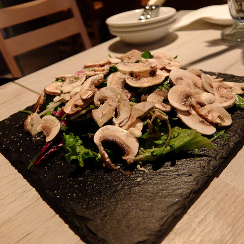 ブラウンマッシュルームのサラダ(ビストロ ミヤマス （Bistro ミヤマス）)