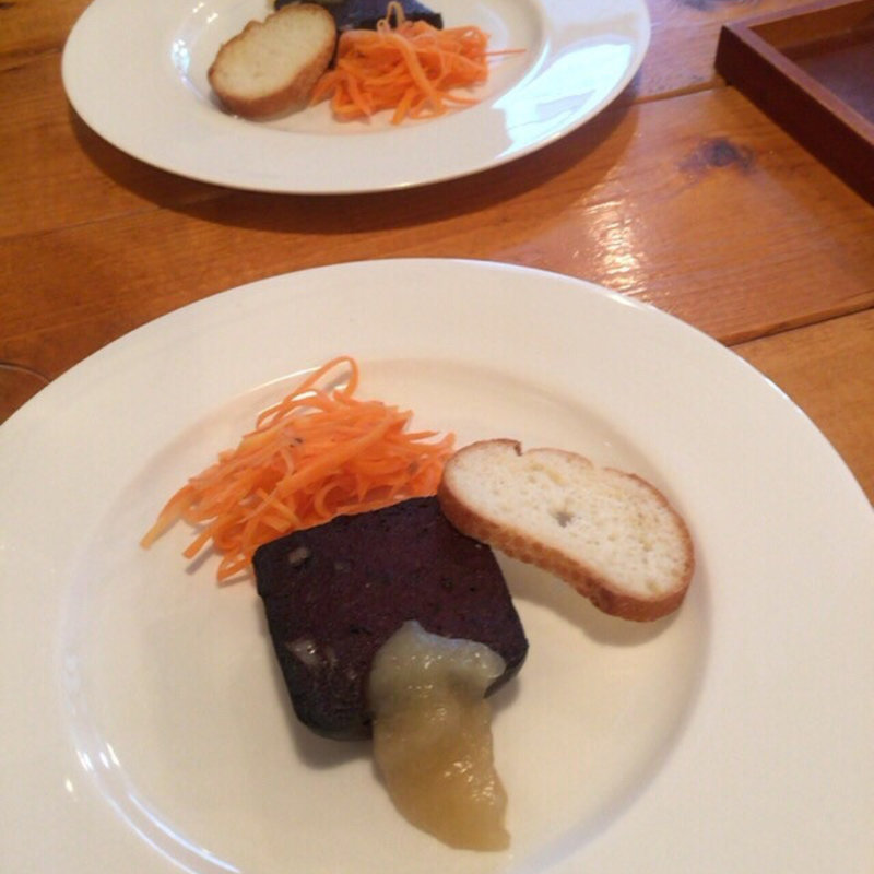 ブータンノワールにキャロットラベ(ビストロTABATA)