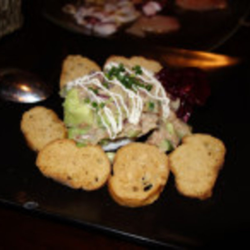 ネギトロとアボカドのタルタル仕立て(びすとろUOKIN 吉祥寺店)